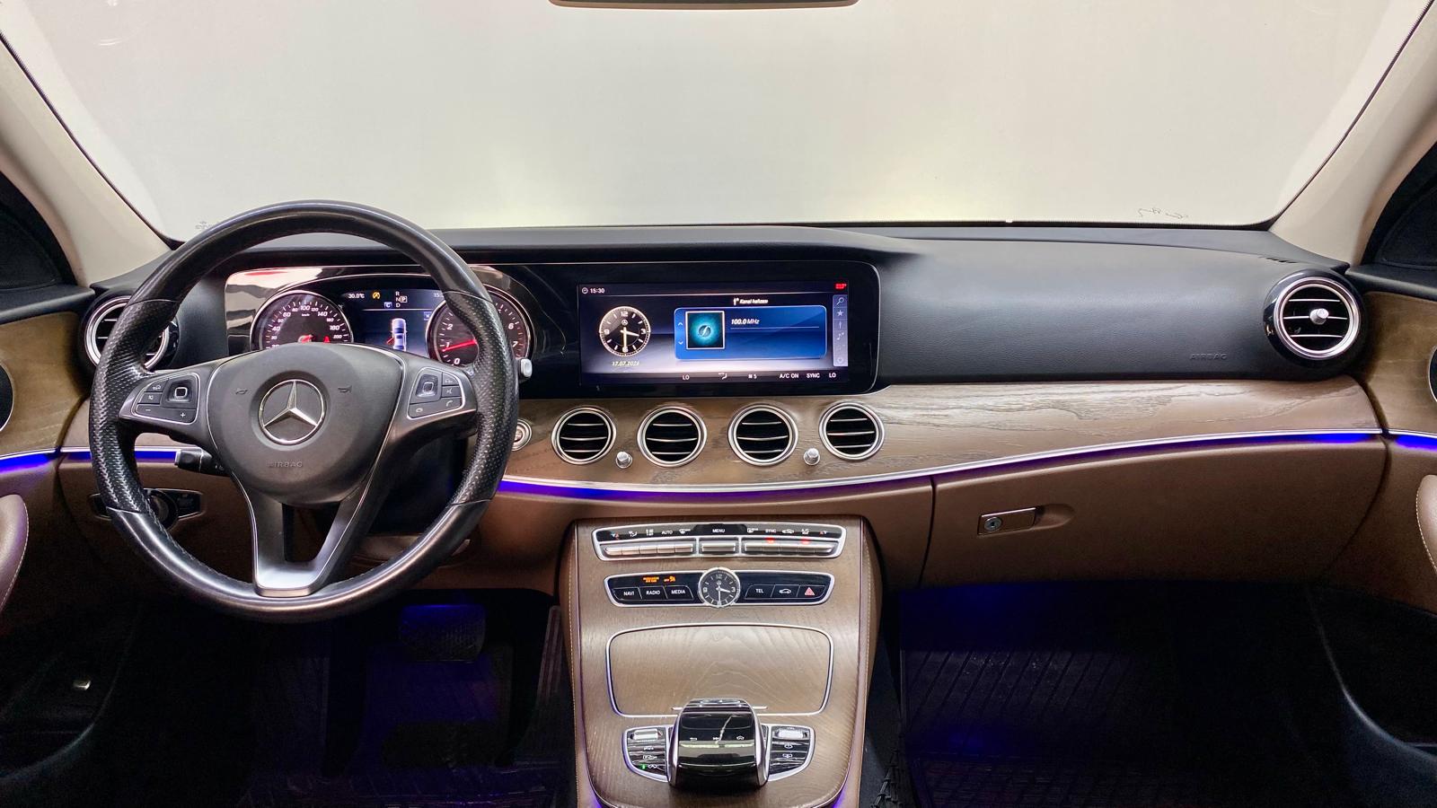 MERCEDES E 8
